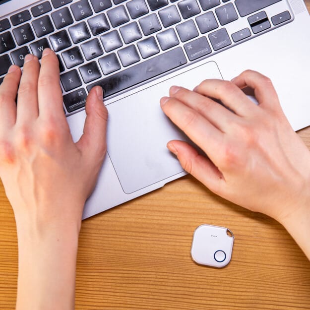 Shelly BLU Button1 White (03)