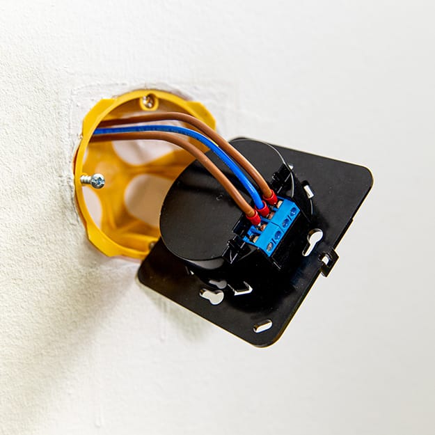 Shelly Wall Display+BLU H&T White (03)